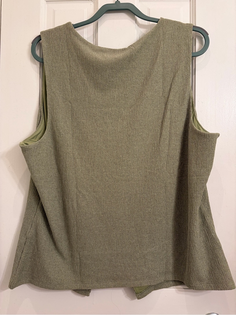 NWOT banana republic factory jacquard crinkled vest top - Picture 6 of 6